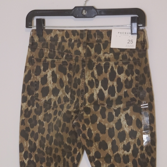 Pac Sun Leopard print Jeans 25 NWT - Picture 4 of 6